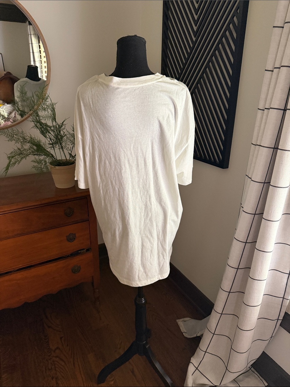 American Eagle Outfitters off white Graphic Tee with Yellow Tiger Print medium - Picture 4 of 13